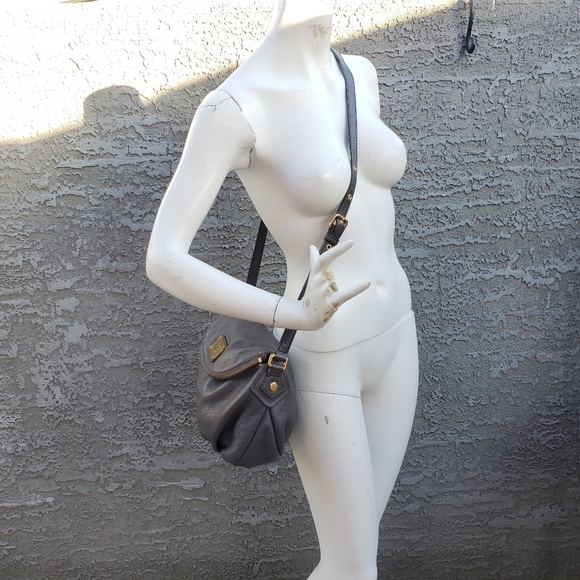 Authentic Marc By Marc Jacobsโ Natasha Q - Picture 4 of 16